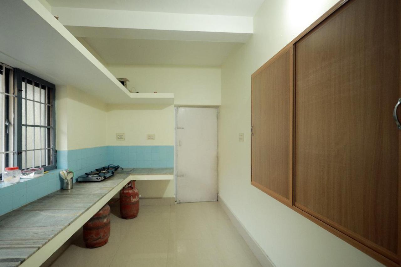 Toms Villa Along National Highway Thrissur At Nadathara Kültér fotó