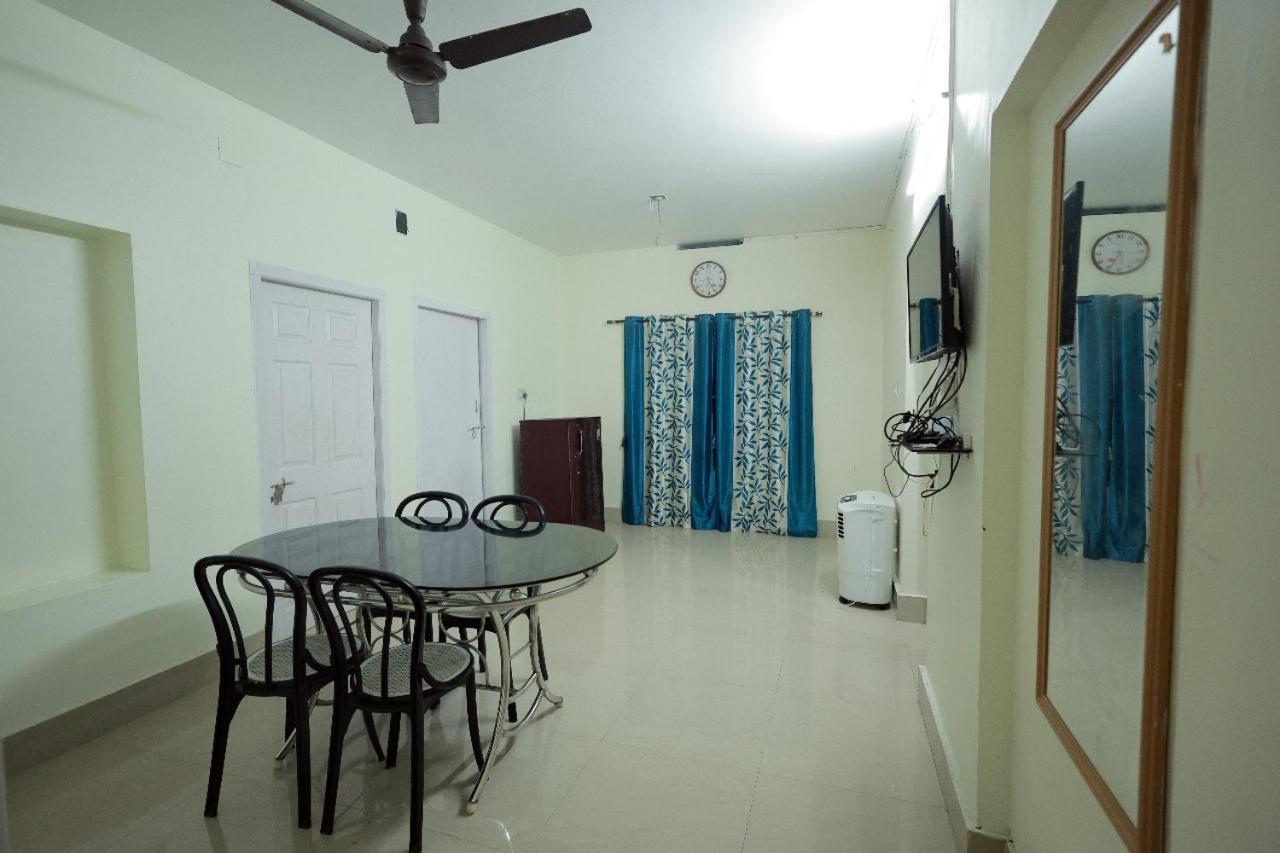 Toms Villa Along National Highway Thrissur At Nadathara Kültér fotó